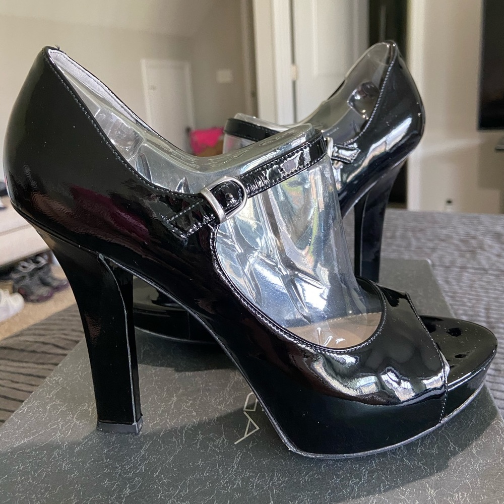Via Spiga Black Patent Heels Size 8